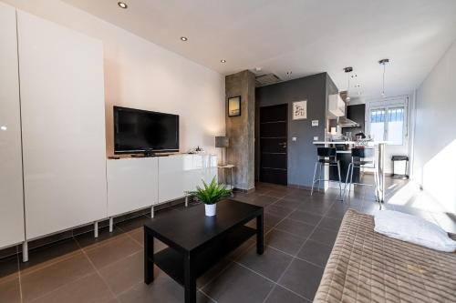 Baille Appartement | Théa : Studio avec parking privé - Actif+ Location-