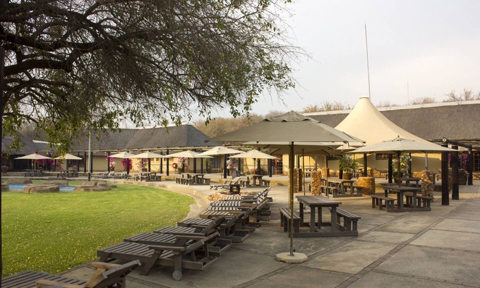 Beestekraal Cabine | Thabaledi Game Lodge
