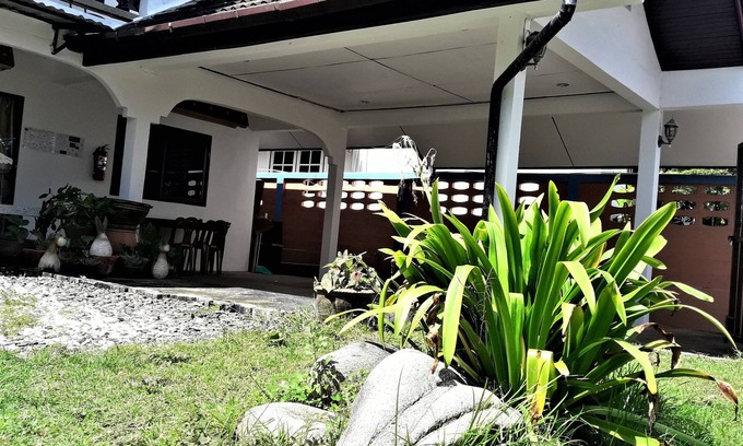 Nanai Road Villa | Villa thaïlandaise au centre de Patong Beach