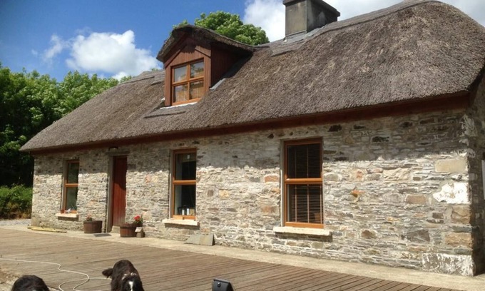 Shanavooneen Maison | Thatched Cottage Stud along the Wild Atlantic Way