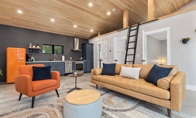 South Berwick Maison | The 207 - Maine's Modern Escape
