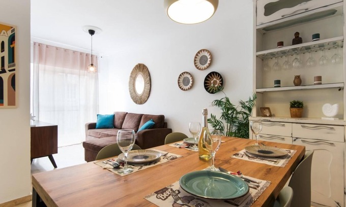 El Ejido Appartement | The 2nd Corner: Central Apartment