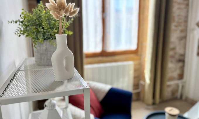 Vaise Appartement | The 9th Spot - Lyon Valmy Wifi & Access to Vieux Lyon