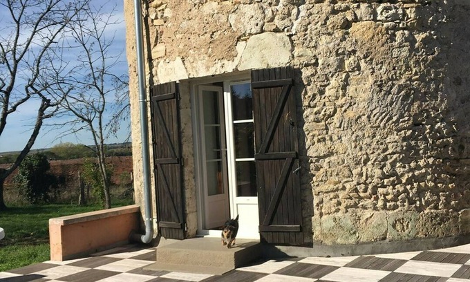 Saint-Pourcain-sur-Sioule Maison | La tour authentique du XIVème siècle YSELDA