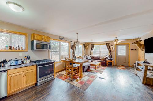 Mio Maison | The Adventurer's Perch