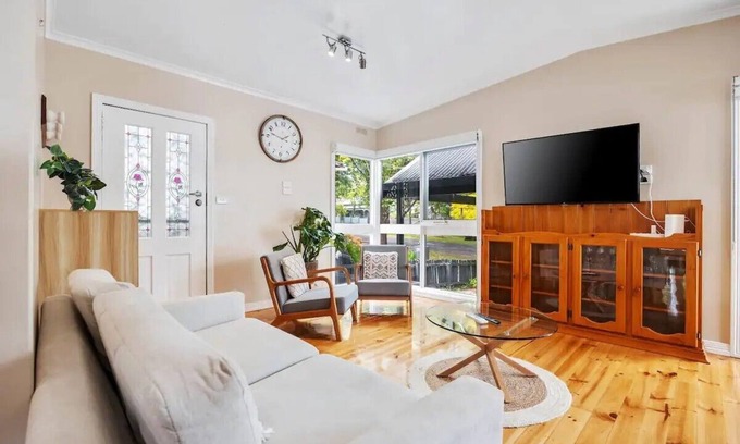 Ballarat Maison | The Alcove Ballarat - Cozy Home 2 Bedrooms For Family In Ballarat Homestead