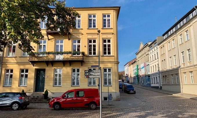 Schwerin Appartement | The "Alexandrine" apartment on Pfaffenteich, right in the heart of Schwerin
