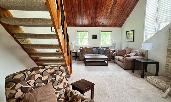 Thurmont Cabine | The Andrew's House at the Caboose Farm