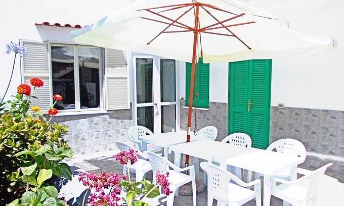 Panza Appartement | The apartment with 3 large double bedrooms, each with a private bathroom.
