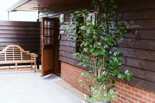 Stockbridge Maison | The Apple Rooms - Houghton Lodge