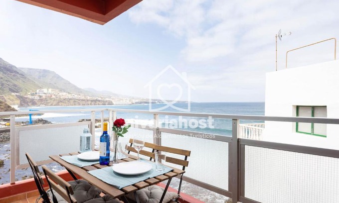Punta del Hidalgo Appartement | The Atlantic Punta del Hidalgo, by Nivariahost
