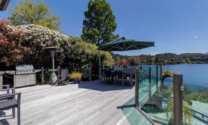 Lake Okareka Maison | The Bach - Luxury Waterfront Living with Spa Pool
