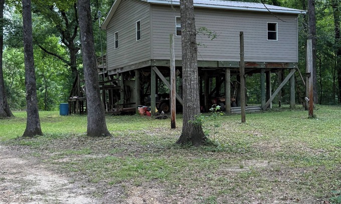 Dickinson Cabine | The Bama Bend