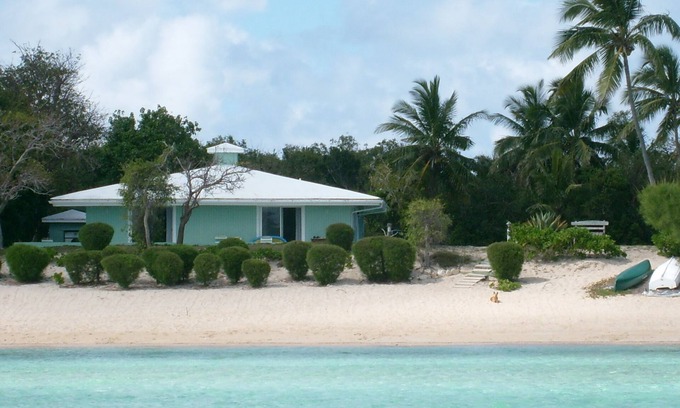 South Palmetto Point Maison | Le Barefoot Beach House se trouve sur une plage de sable