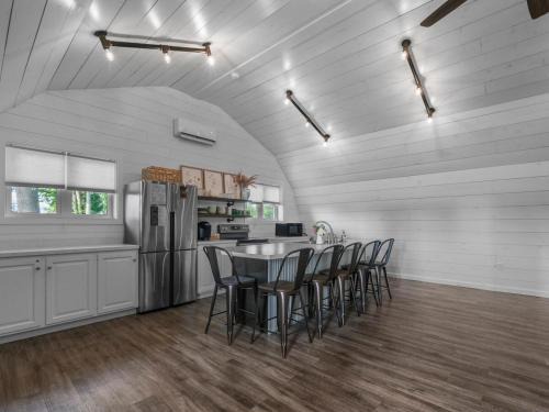 Millersburg Appartement | The Barn at Sharp Run-Modern Barn in the heart of Amish Country