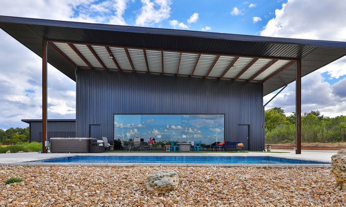 Abilene Maison | The Barn at Wayward Crossing