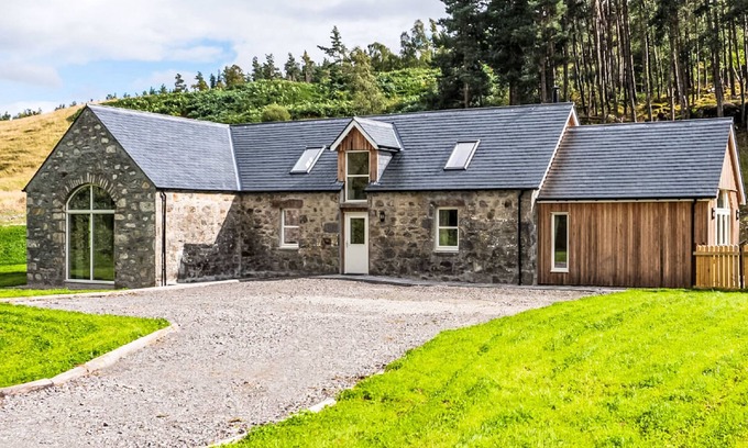 Glen Urquhart Maison | The Barn by Interhome