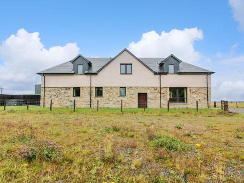 Airdrie Maison | The Barn, Drumbow Farm