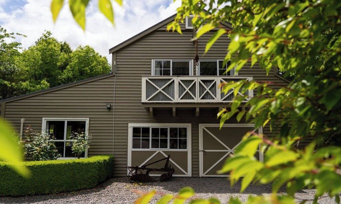 Acacia Bay Maison | The Barn Taupō - You'll love staying in this peaceful, rustic location