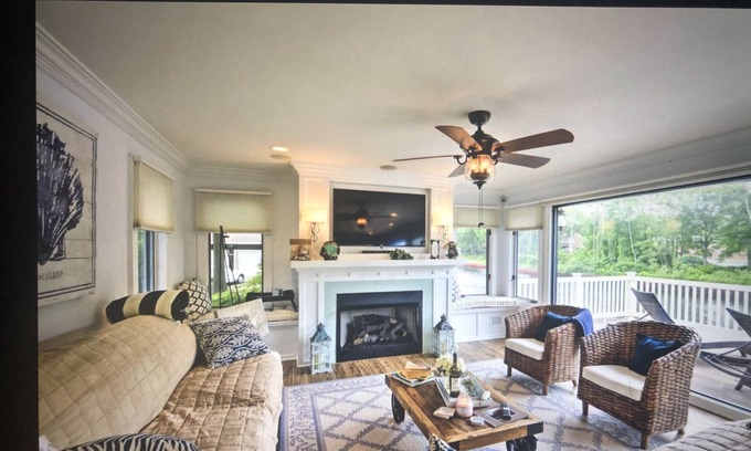 Point Pleasant Maison | La Beach House 2-Mi to Beach se trouve sur le canal avec une vue imprenable sur l'eau
