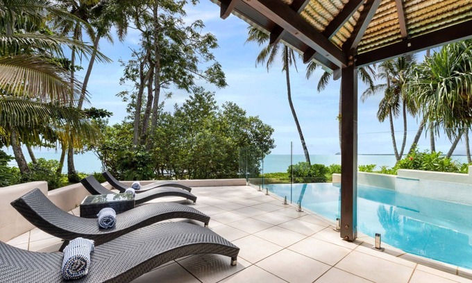 Newell Appartement | The Beach Villa sur Absolute Beachfront avec vue