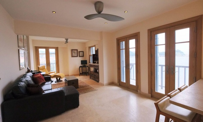 Myrina Appartement | The Beachfront Villa (2nd Floor 3 Bed Apartment)