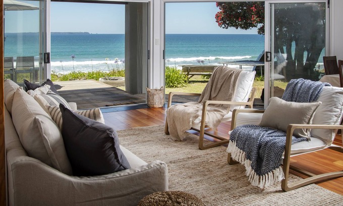 Papamoa Beach Maison | The Beachhouse- absolute beachfront!