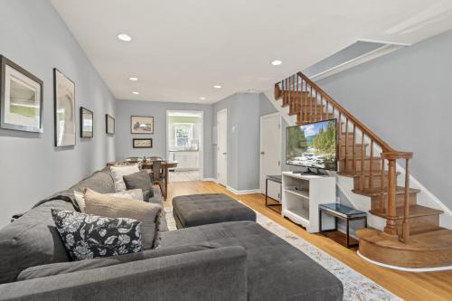 Passyunk Square Maison | The Bella Vista Townhouse
