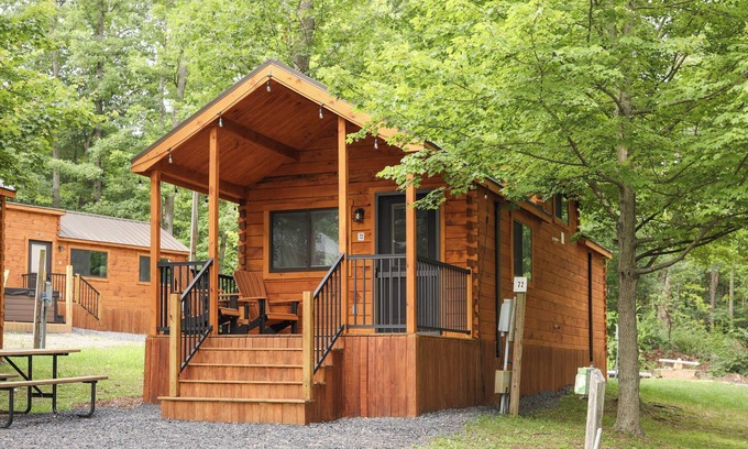 Mingoville Cabine | The Bellefonte Campground presents: Tiny Home| 1 Bedroom with Hot tub