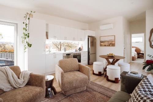 South Launceston Maison | The Bennett Loft, a modern Launceston hideaway