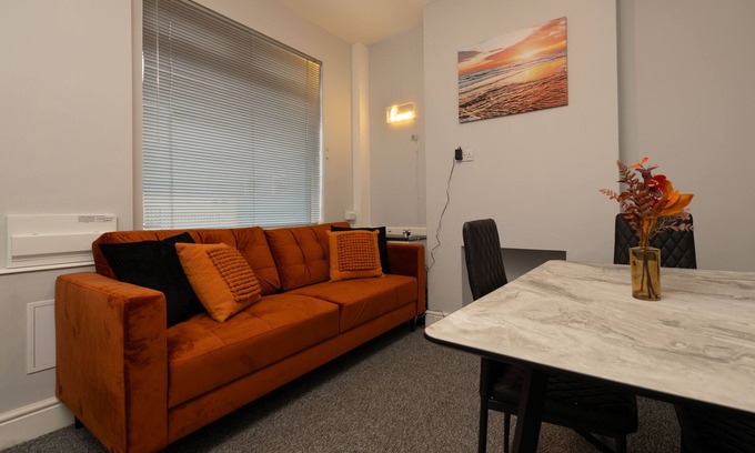 Burslem Maison | The Bespoke Orange County (Perfect for Contractors and Short-term stays)