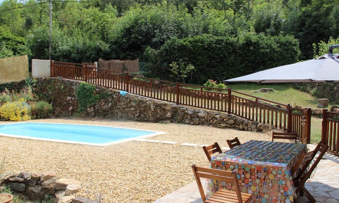 Ferrieres-Poussarou Maison | Grande maison avec piscine privative