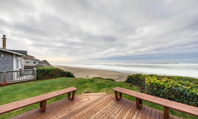 Gleneden Beach Maison | The Best Little Beach House on the Oregon Coast!