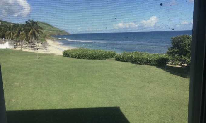 Estate Sion Farm Copropriété | THE BEST OF GENTLE WINDS. Luxurious unit overlooking the beach.