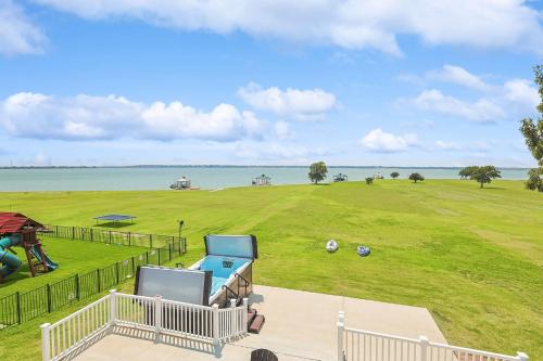 Rockwall Maison | The Best of Lakeside Living - Luxury at its Finest