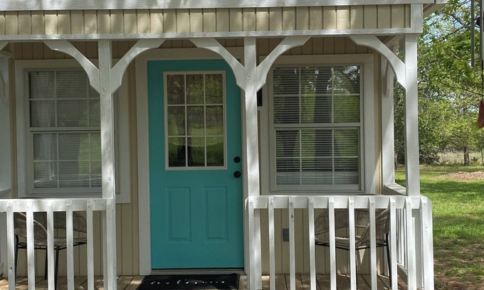 Glen Rose Cabine | The Beulah Jane is a peaceful cabin on working farm in Glen Rose.