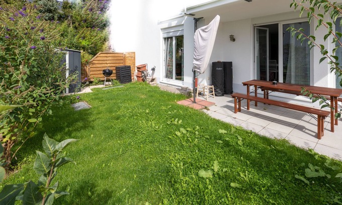 Hofheim am Taunus Appartement | The Beverly Hills of Frankfurt: The Garden Apartment