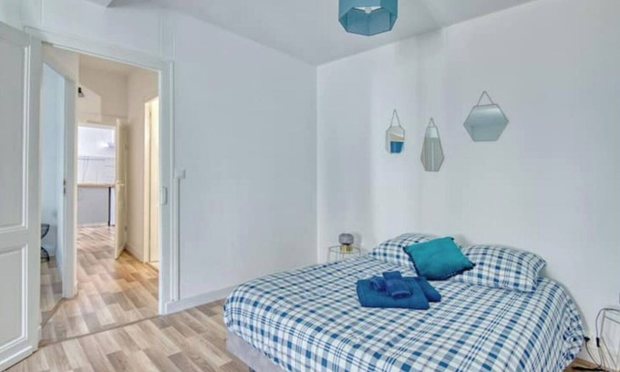 Bergerac Appartement | The Big Blue 💙 from Bergerac 🐝