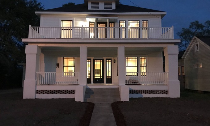 Lake Charles Maison | La grande maison blanche LCLA