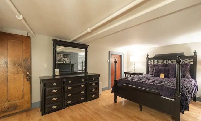 Orange Maison | The Biltmore Suite in historic Holladay House