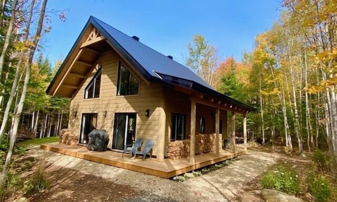 Saint-Tite-des-Caps Chalet De Ski | Chalet avec spa et foyer à 10 min. du Massif de Charlevoix