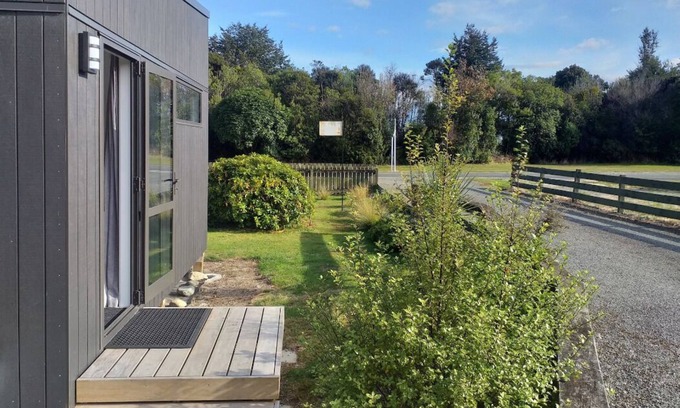 Manapouri Maison | The Bivy- Manapouri Lakefront