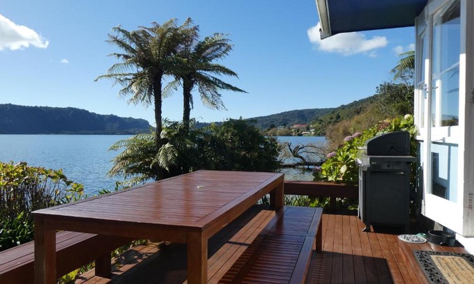 Rototai Maison | The Blue Bach - Lake Rotoiti Holiday Home