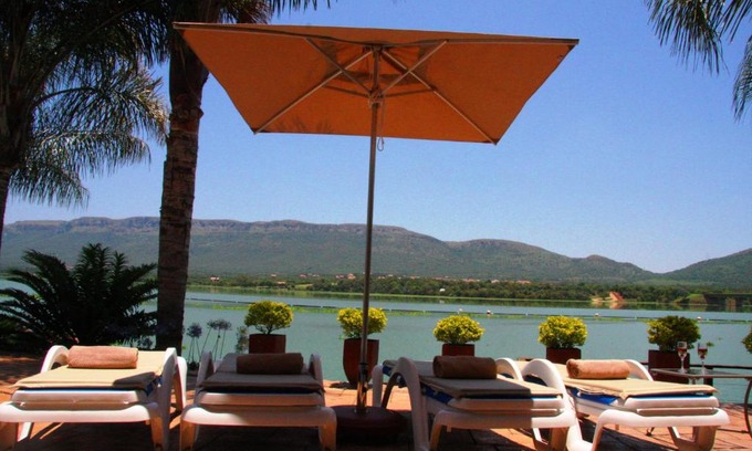Hartbeespoort Maison | The Blue Crane Villa