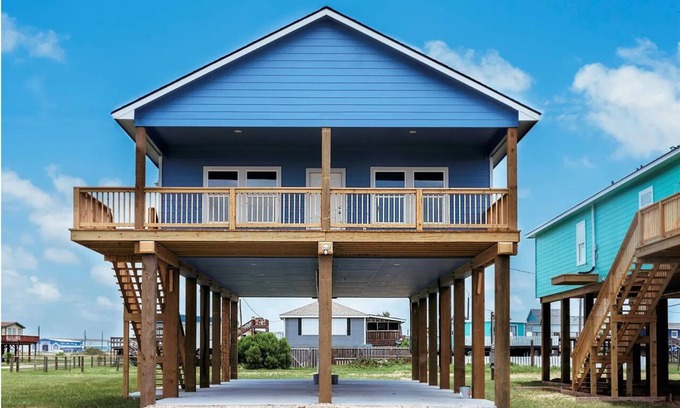 Surfside Beach Maison | The Blue Heron! Sleeps 12- 1K/2Q/6T