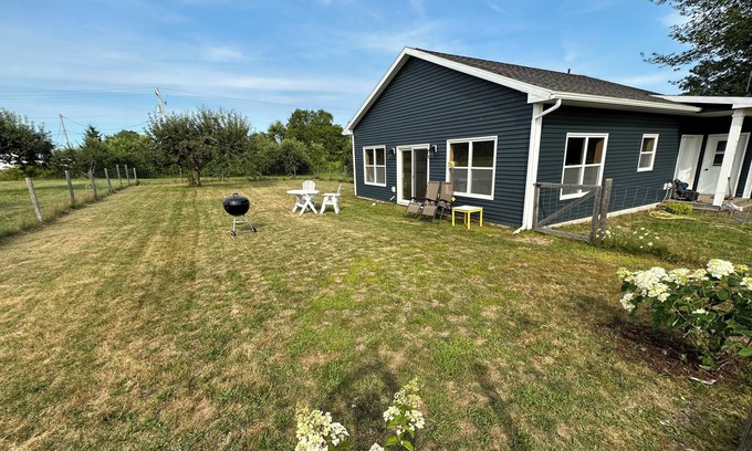 Bridgetown Maison | The Blue House in the Orchard