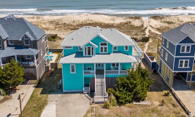Waves Maison | The Blue Moon - Ocean Front - Pool - Hot Tub - Theater - Elevator- Dog Friendly!