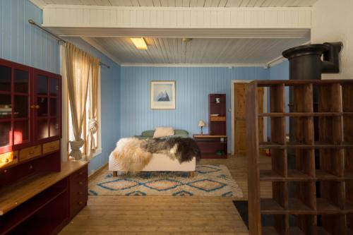 Vestre Slidre Appartement | The blue room at Vevstogo - cosy with a mesmerizing view, sauna and eco living in an old school house