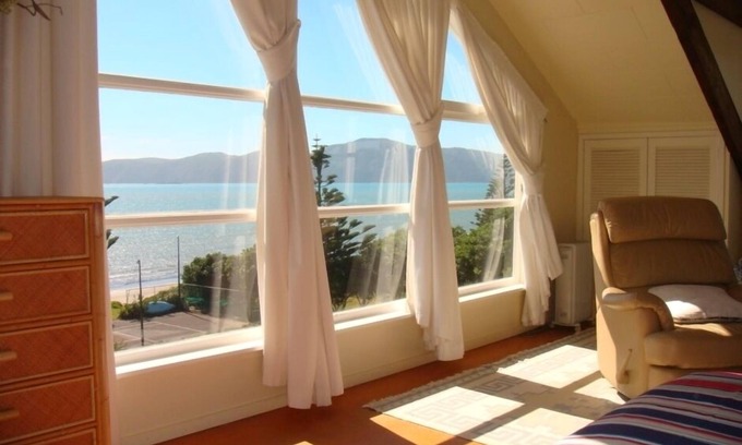 Paraparaumu Maison | LE TRIANGLE BLEU - bach ensoleillé de deux étages