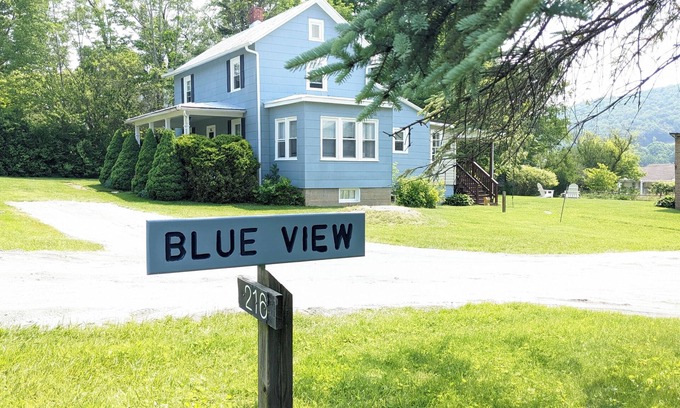Monterey Maison | The Blue View - Great mountain view AND close to town center! Good Cell & WiFi